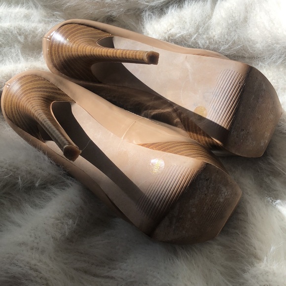 Jessica Simpson patent leather Heels - Picture 4 of 7